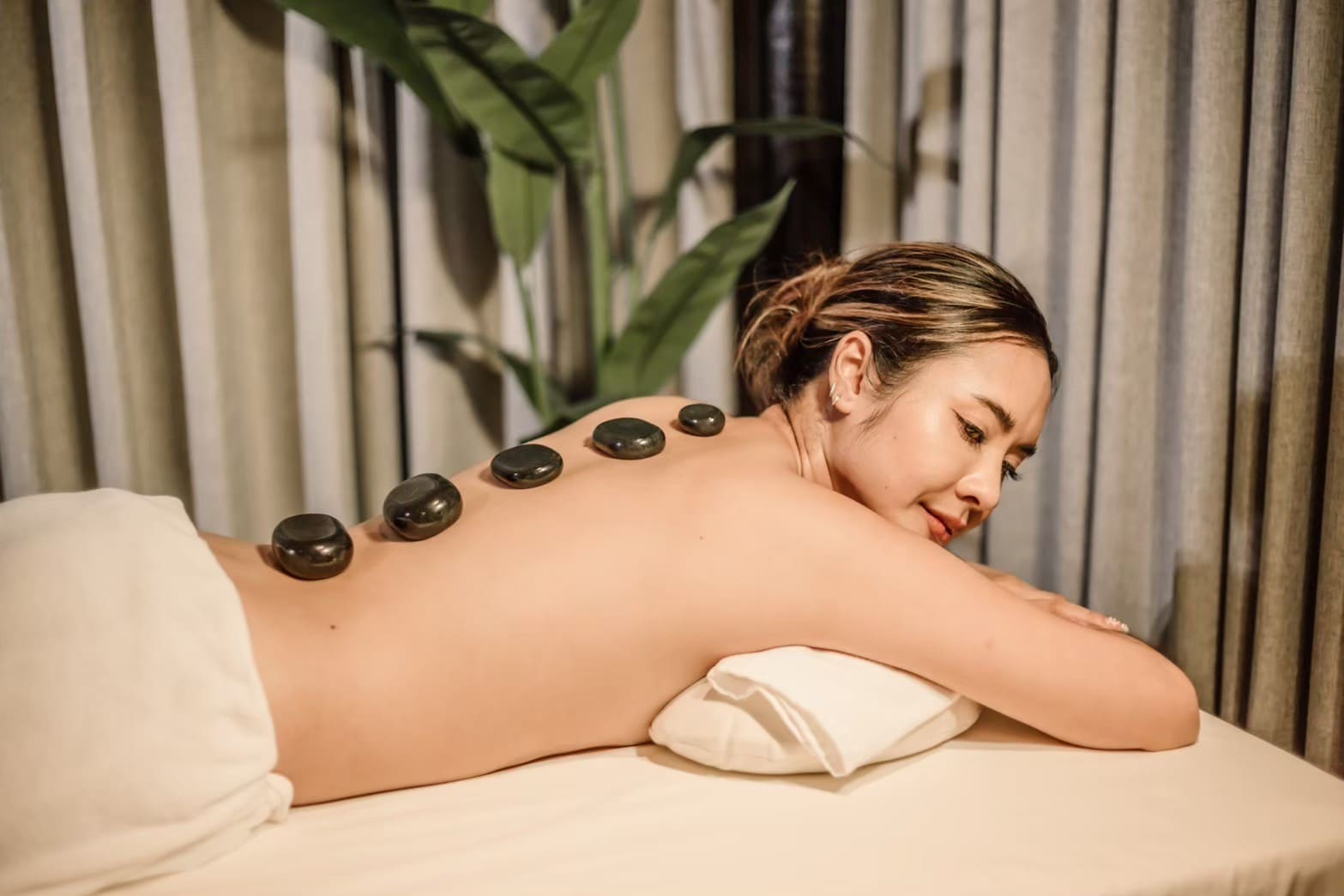 Eden Heavenly Obsidian Hot Stone Massage - 90 mins