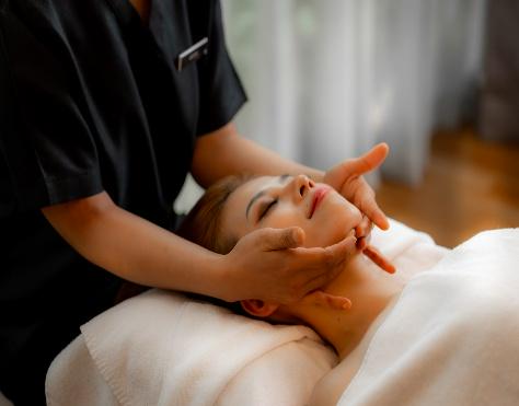 60 mins Rejuvenating Facial